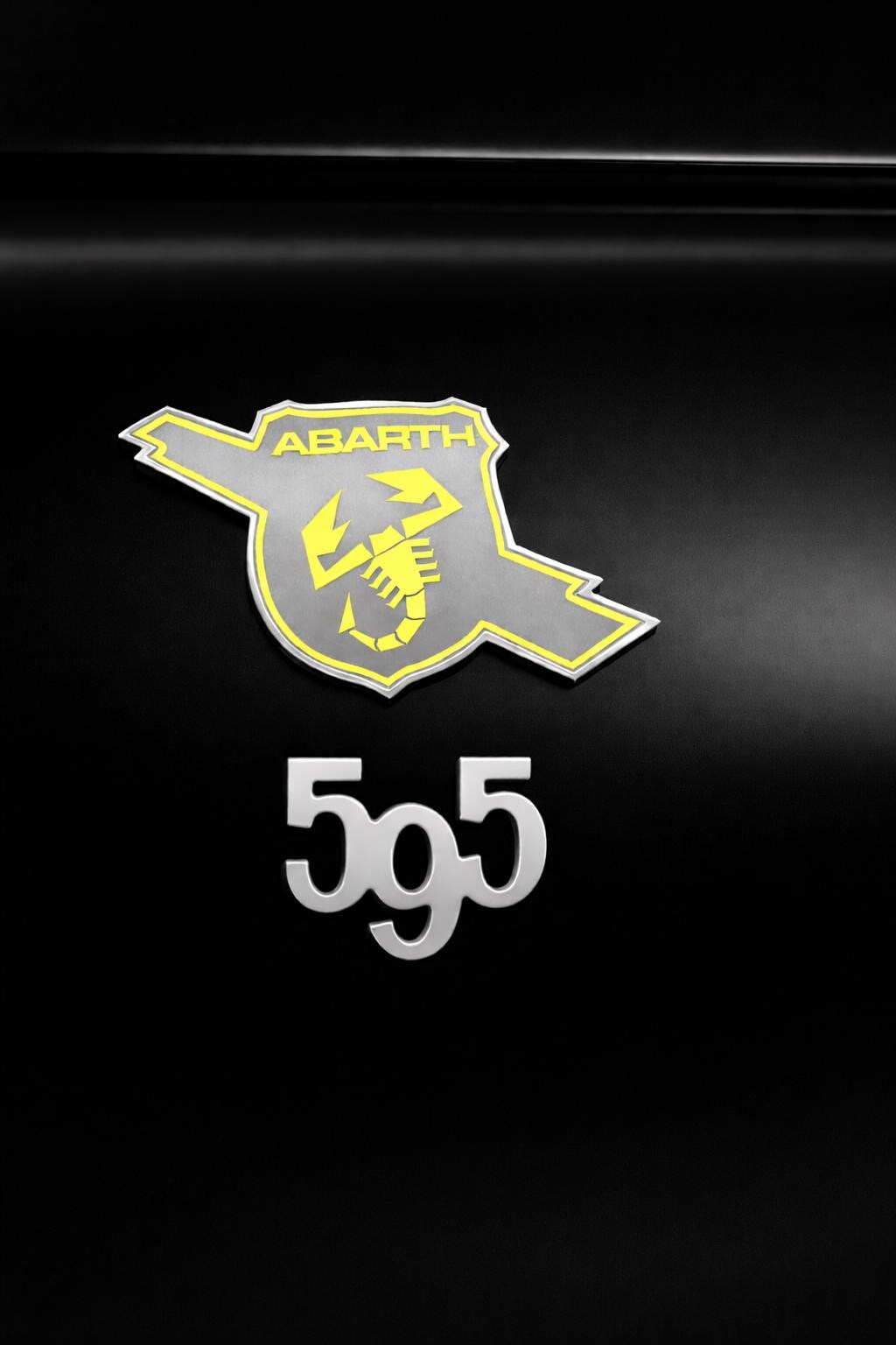 Fiat 500 Abarth Skorpion Emblem-Overlay Kotflügel – Wunschfarbe