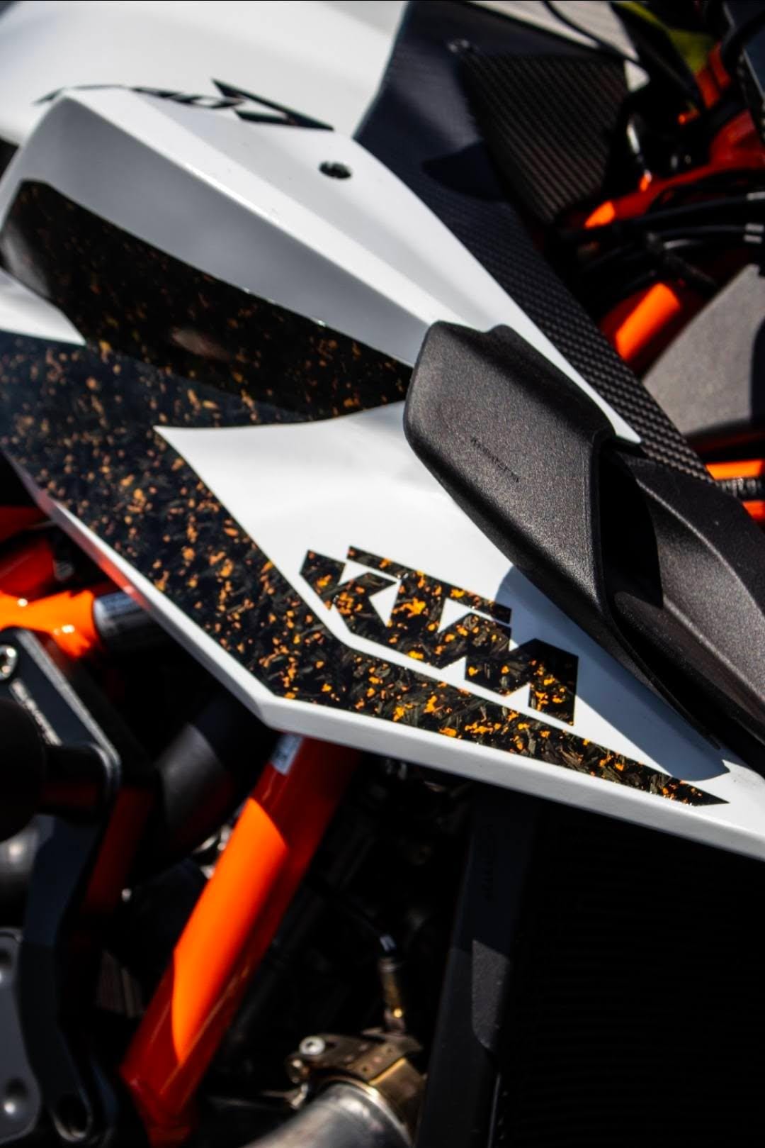 KTM 1290 Super Duke R 3.0 Tank-Decals Custom R-Set (2020–2025)