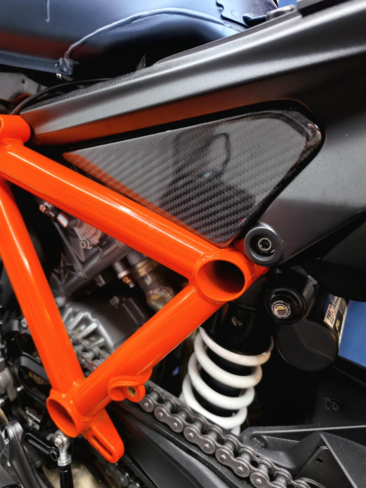 KTM 1290 Super Duke R 3.0 Carbon Rahmenabdeckung