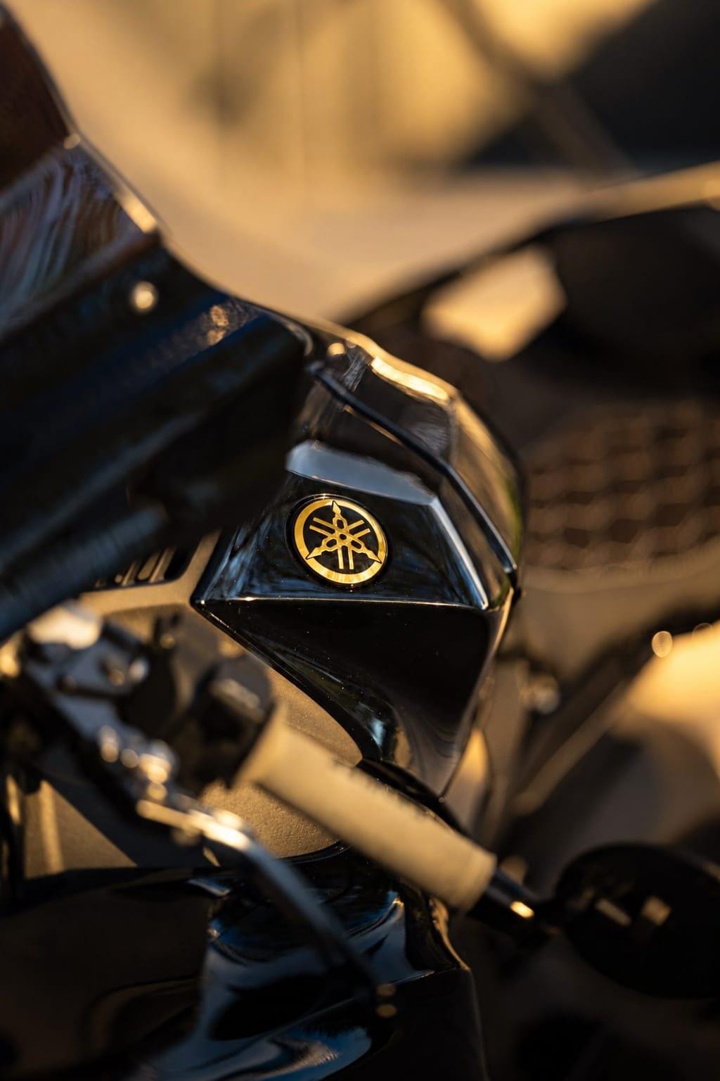 Tank-Emblem Overlay für Yamaha R- & MT-Modelle – Wunschfarbe