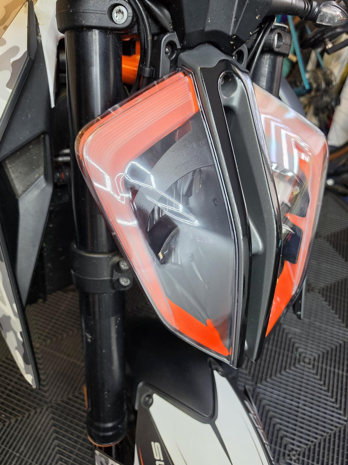 KTM 1290 Super Duke R 2.0 Scheinwerfer-Schutzfolie (PPF)
