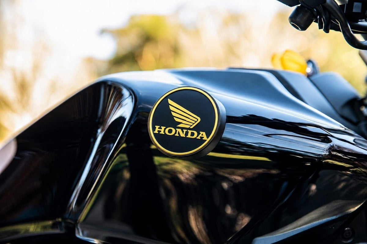 Tank-Emblem Overlay für Honda CBR, Goldwing & Hornet – Wunschfarbe