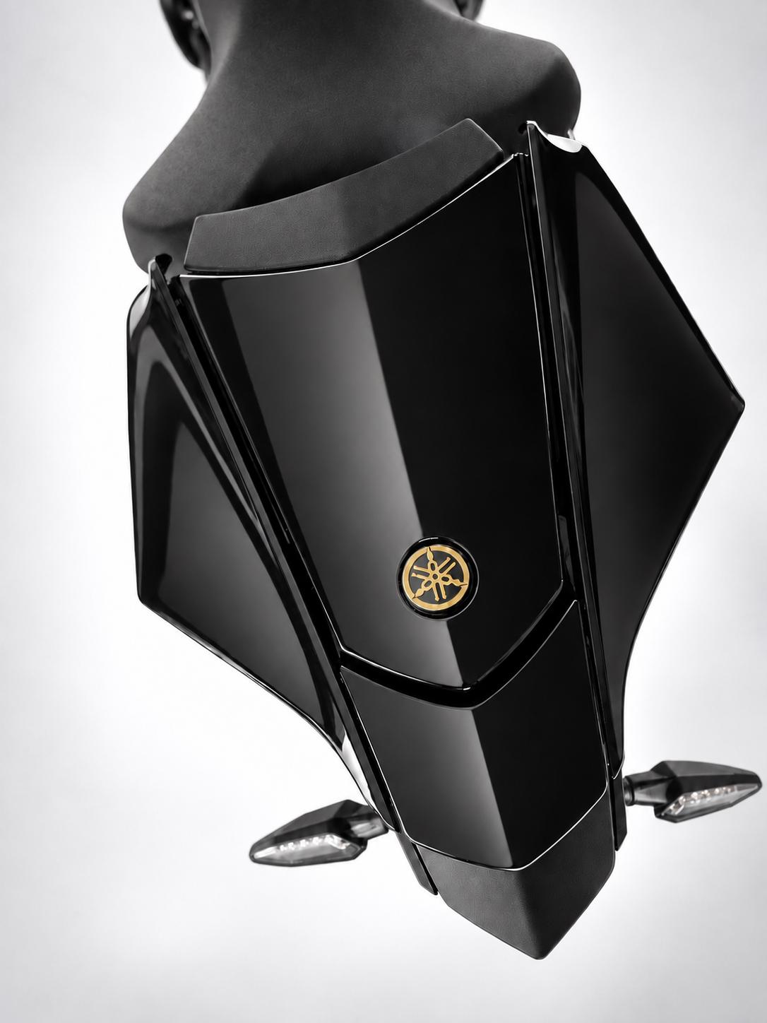 Tank-Emblem Overlay für Yamaha R- & MT-Modelle – Wunschfarbe